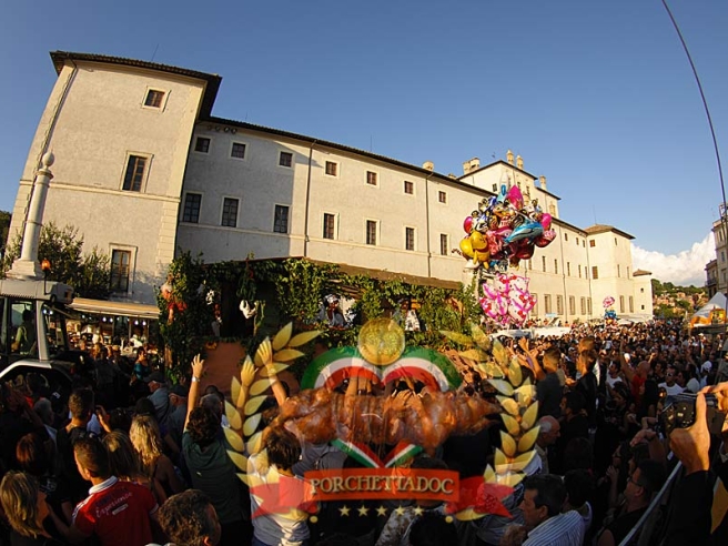 Sagra della Porchetta di Ariccia 2026: a settembre torna la festa simbolo dei Castelli Romani con la regia del Consorzio dei Produttori Sagra della Porchetta di Ariccia 2026: a settembre torna la festa simbolo dei Castelli Romani con la regia del Consorzio dei Produttori
